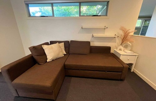 Maidstone House | Modern Living | Near Flemington Racecourse, Highpoint Shopping Centre & CBD