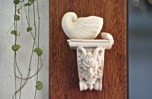 Panecillo Apartment | Modern loft apartment in historic walls with fantastic garden
