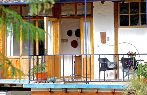 Panecillo Apartment | Modern loft apartment in historic walls with fantastic garden