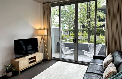 Capital Hill Apartment | Modern Loft Retreat in Barton Canberra ACT near Parliament House