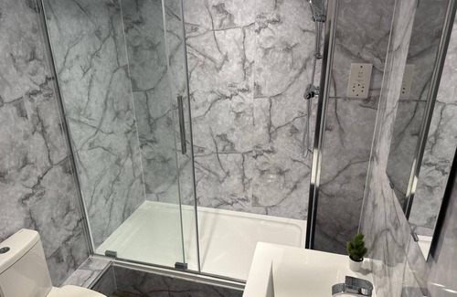 Long Eaton Apartment | Modern Long Eaton Flat - Ideal for Work or Leisure