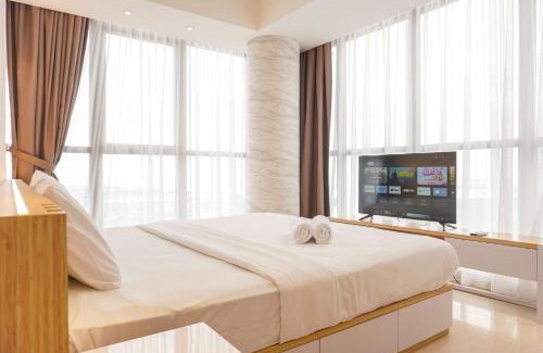 Pantai Indah Kapuk Apartment | Modern Look and Nice 2BR Gold Coast Apartment near PIK By Travelio