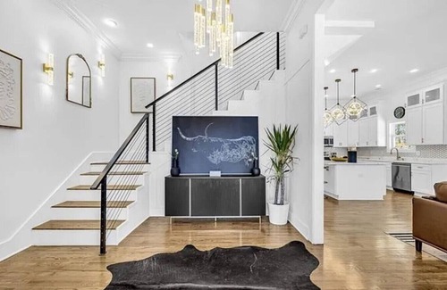 College Park House | Modern Luxe Stay in Atlanta