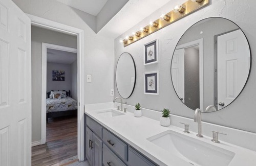 McKinney House | Modern & luxurious & pool & SPA & 5 bedroom