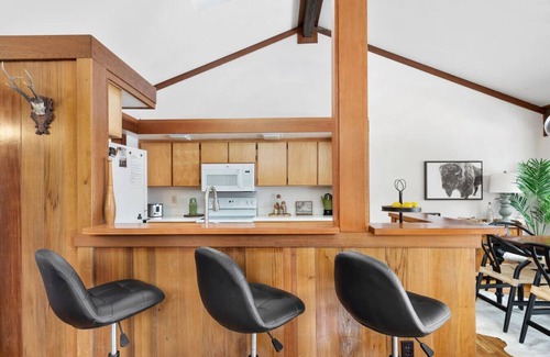 Graeagle Cabin | Modern Luxury Golf Cabin, Pets, A/C, couples