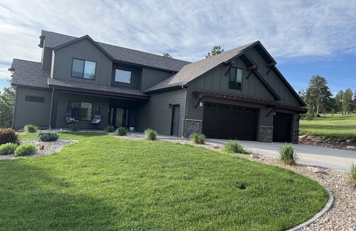 Spearfish House | Modern Luxury Home Getaway *Rally Rental* NO GRAVEL