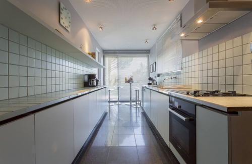 Cadenet House | Modern Luxury House in Provence