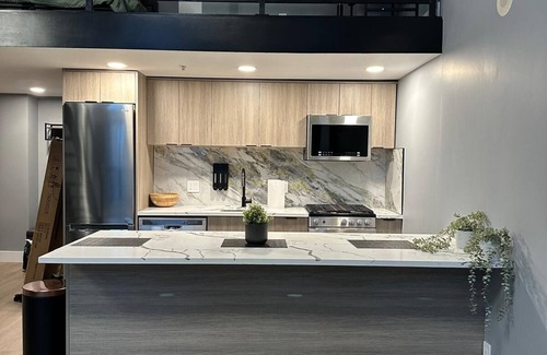 Central Condo | Modern Luxury Loft in Central Downtown Vancouver
