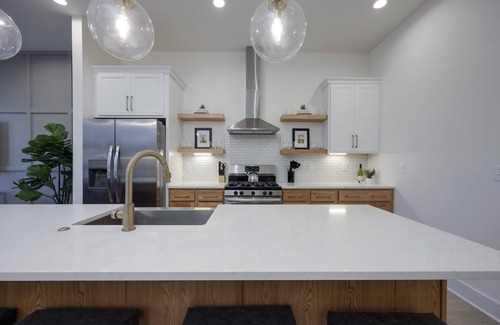 East Nashville House | Modern Luxury Townhome - Relaxing Rooftop Terrace
