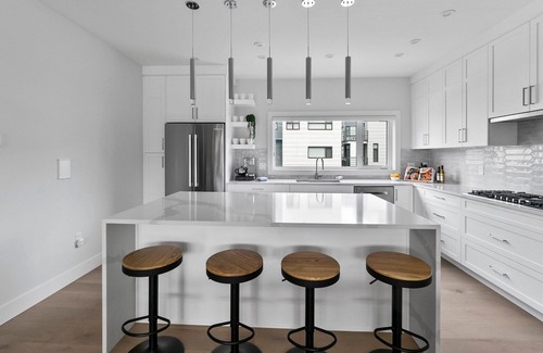 Okanagan-Similkameen House | Modern Luxury Townhouse Large rooftop & Elevator with 4 bedrooms