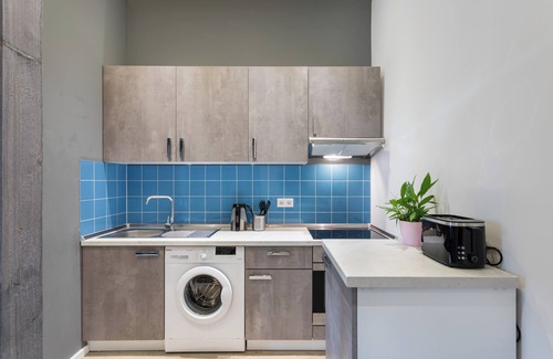 Charlottenburg Apartment | Modern Micro Flat - 100 m from Metro U7