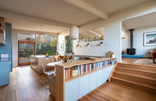 Dunedin House | Modern Mid-Century Retreat