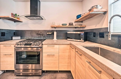 Franklin to the Fort House | Modern Missoula Home ~ 2 Miles to Downtown!