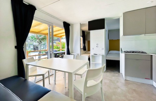 Lido Adriano House | Modern mobile home in Marina 3 campings included, 3 bedrooms, 2 bathrooms, beach