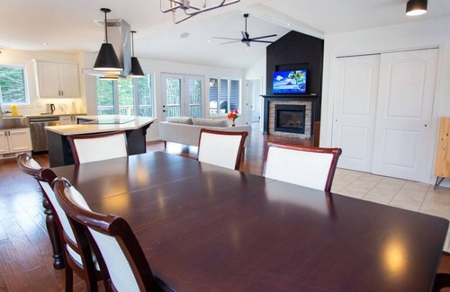 Haliburton House | Modern Mountain House in the Heart of Haliburton, Mins to Lake