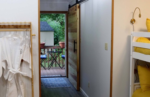 Marshall House | Modern Mountain House - River Views & Walk to Town
