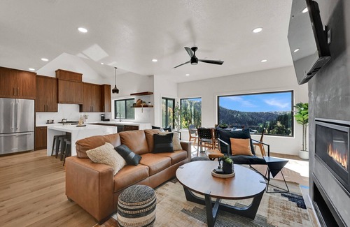 Powder Mountain Condo | Modern Mountain Retreat. Lift Ticket Privileges & Stunning Views