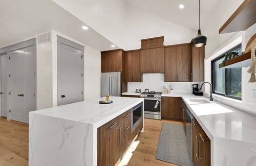 Powder Mountain Condo | Modern Mountain Retreat. Lift Ticket Privileges & Stunning Views