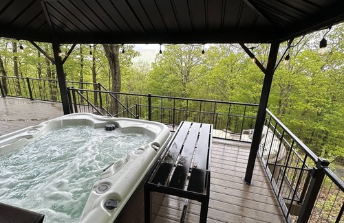 James Creek House | Modern Mountainside Retreat with Hot Tub, Wifi, Kitchen, & Scenic Views