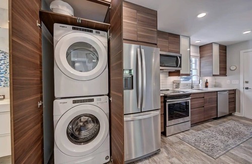 Charlotte Condo | Modern Myers Park 1BR King Condo | Queens Rd