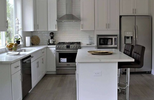 Marylhurst House | Modern, new and close to lake
