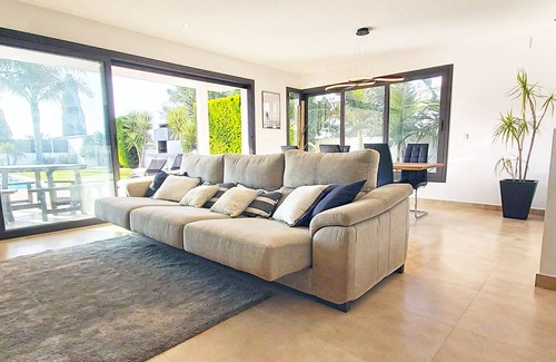 El Roc de Sant Gaieta House | MODERN NEW HOUSE WITH PRIVATE POOL AND BBQ NEXT TO THE BEACH