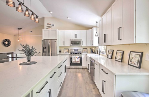 Town of East Fishkill House | Modern NY Home w/Views By Hudson Valley Hiking!