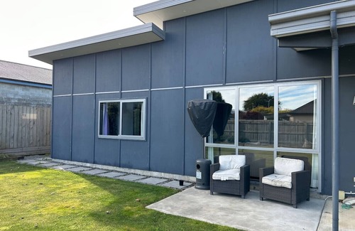 Methven House | Modern on McMillan | Central, WiFi, Smart TV