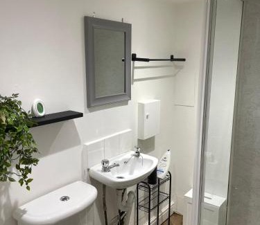 Leeds Apartment | Modern One-bed Flat in Armley