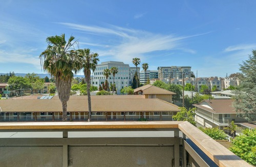 Mountain View Apartment | Modern One Bedroom in Resort-Style Community