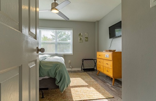 Crabtree Apartment | Modern One Bedroom | Balcony Views | Pets Welcome!