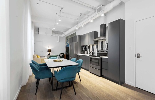 Downtown Montreal Apartment | Modern One-Bedroom|Downtown Steps from Centre Bell