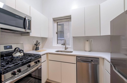 Upper West Side Apartment | Modern One Bedroom Near Central Park