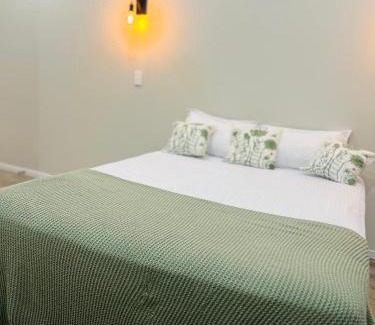 Hunua House | Modern One Bedroom Unit with Private Entrance Near Hunua Falls