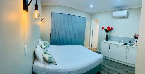 Hunua House | Modern One Bedroom Unit with Private Entrance Near Hunua Falls
