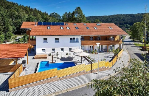 Regenhutte Apartment | Modern, open-plan loft with south-facing balcony