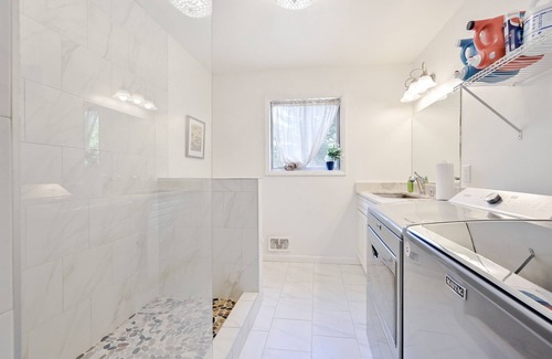 Marietta House | 🏵Modern Open Home 🎖Chefs Kitchen🎖3 Full baths