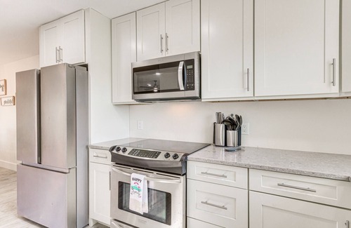 Northeast Pensacola House | Modern Pensacola Home ~ 6 Mi to Beach!