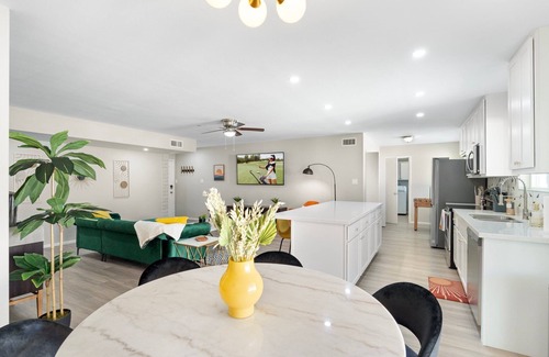 North Mountain House | Modern-PrivatePool+PerfectLocation+FUN+Fall+Spring