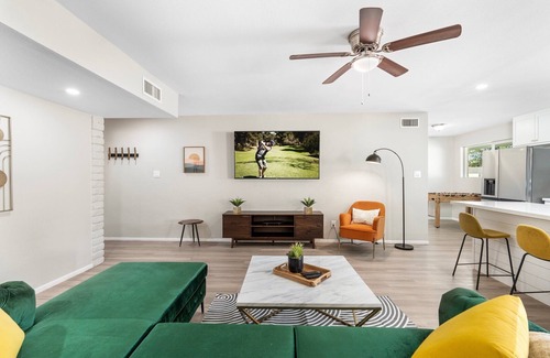 North Mountain House | Modern-PrivatePool+PerfectLocation+FUN+Fall+Spring