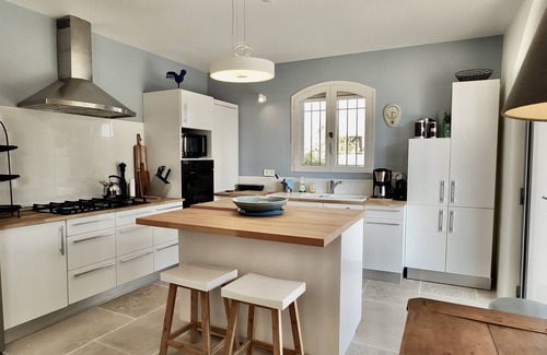 Domazan Villa | Modern Provençal country house with pool and garden near Avignon