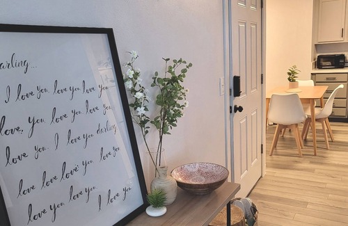 University Area House | Modern ranch, stylish hidden π in the most convenient U-MED DISTRICT!