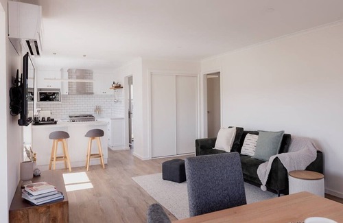 Bellerive Apartment | Modern refurbished unit in charming Bellerive