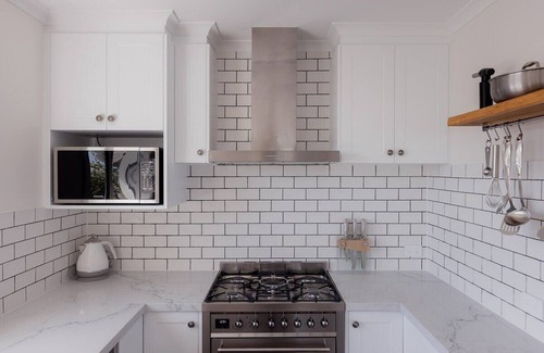 Bellerive Apartment | Modern refurbished unit in charming Bellerive