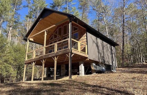 Reliance Cabin | Modern Reliance Cabin