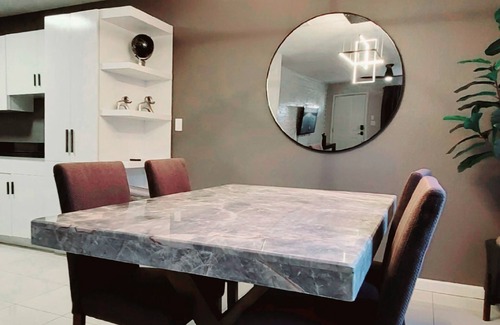 Biggs Field House | Modern Renovated Home 4Br 2B Great Patio & Laundry