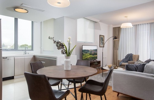 Chatswood Apartment | Modern Retreat with Balcony & Parking, Near Trains