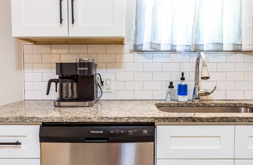 Mount Clemens Apartment | Modern, Rustic[3BR/1.5BA]Townhome in Mt. Clemens