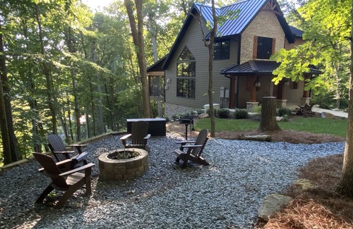 Springfield Ski Chalet | Modern/rustic chalet nestled in the woods at Paradise Ranch & Retreat