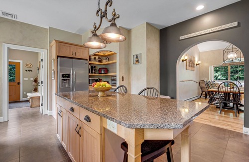 Conway House | Modern rustic lodge set in the White Mountains and minutes from North Conway.